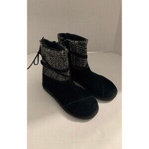 Toms Girls Nepal Boots. Size 1.
